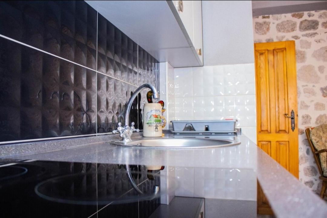 Guest House Sljuka Котор Екстериор снимка