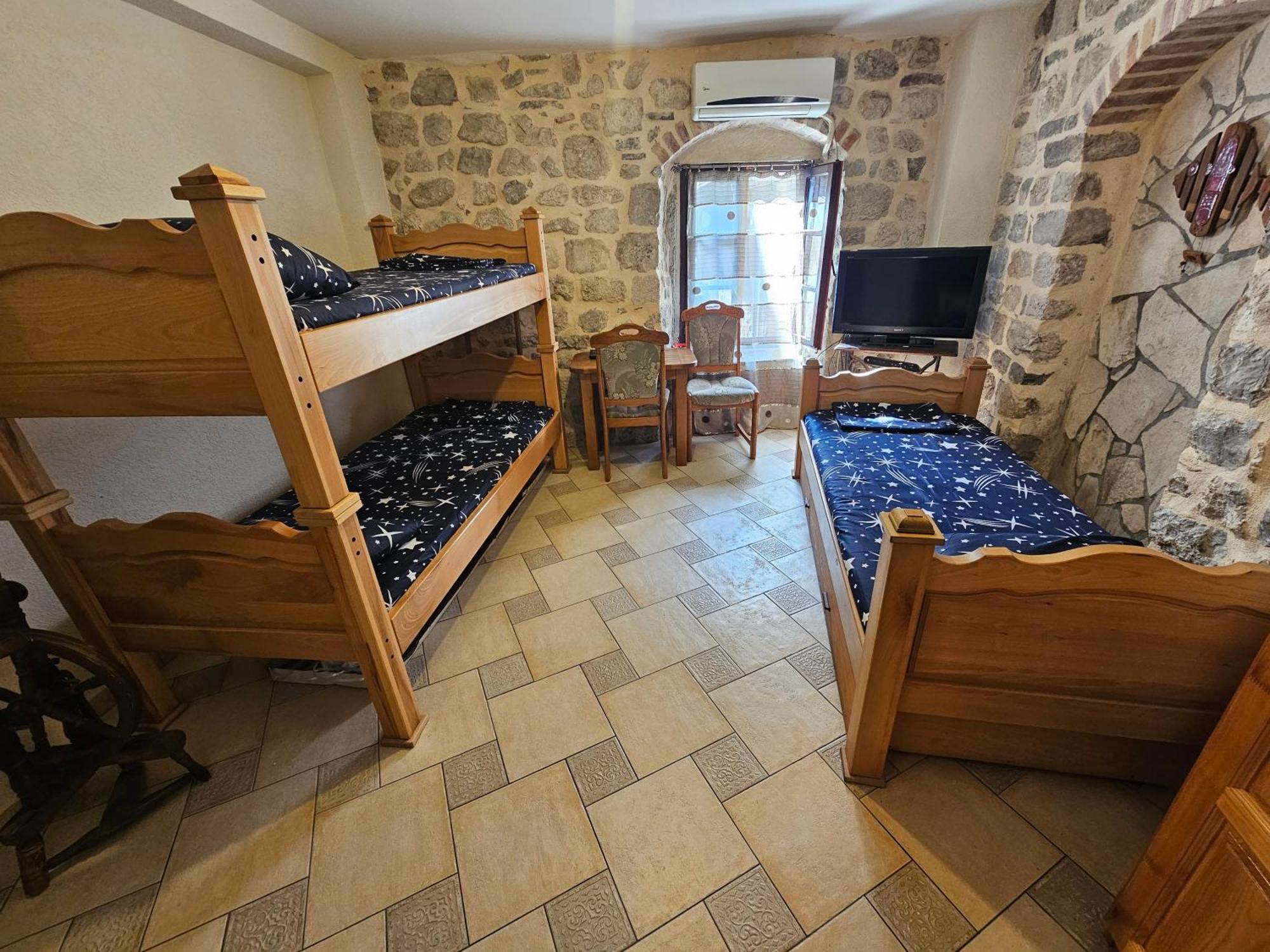 Guest House Sljuka Котор Екстериор снимка