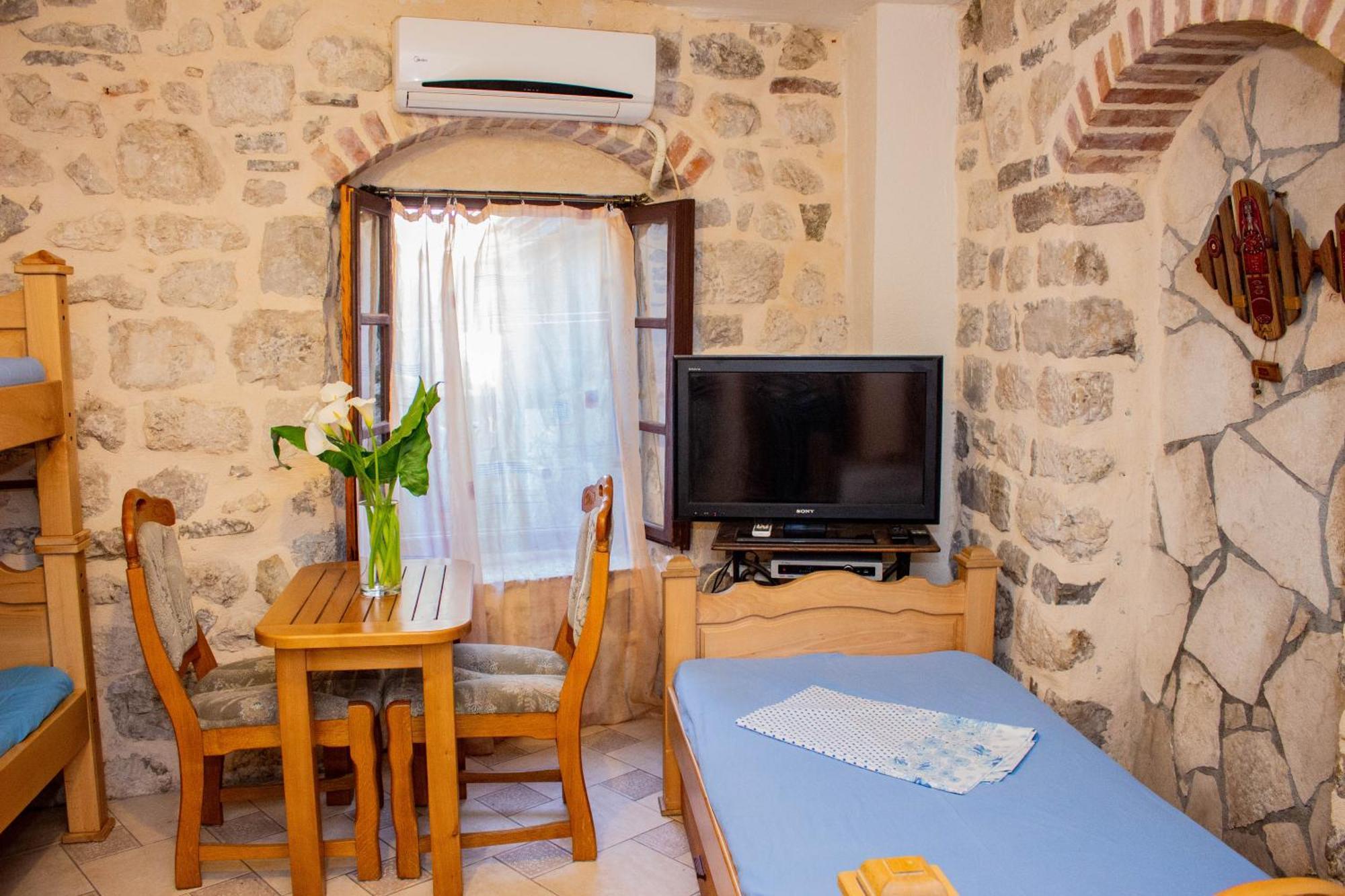 Guest House Sljuka Котор Екстериор снимка
